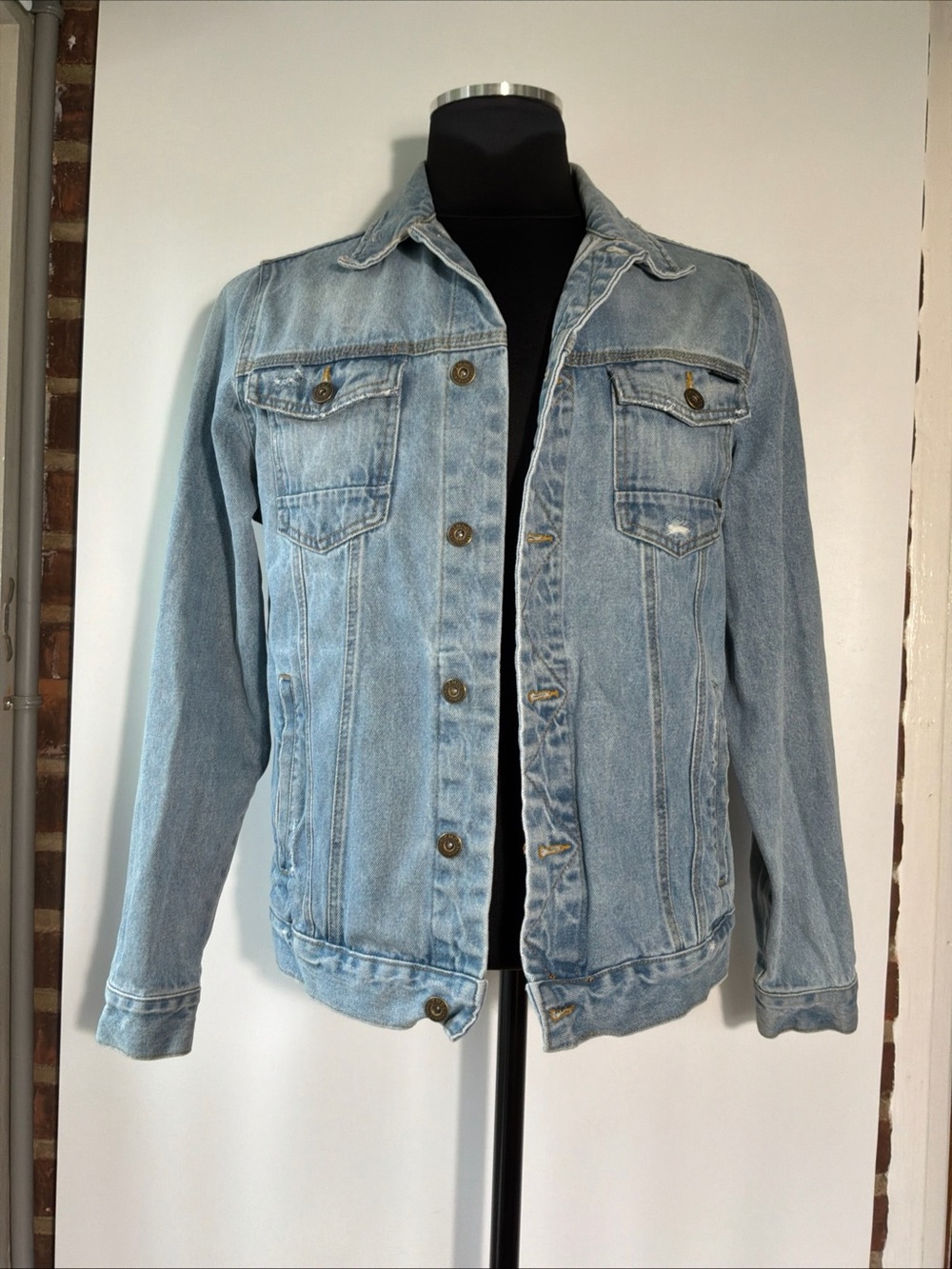 GAP 1975 Men’s Blue Denim Trucker Jacket Size L 42 Button Front Classic Jacket